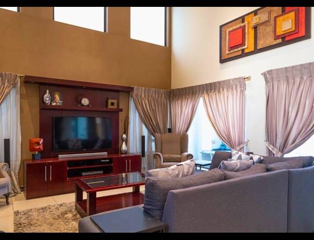 4 BEDROOM HOUSE FOR SALE IN BASSONIA ROCK